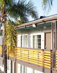 Dixie Hollywood Hotel
