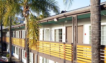 Dixie Hollywood Hotel