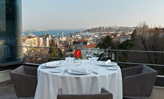 TomTom Suites