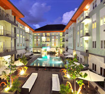 Harris Riverview Kuta Pool
