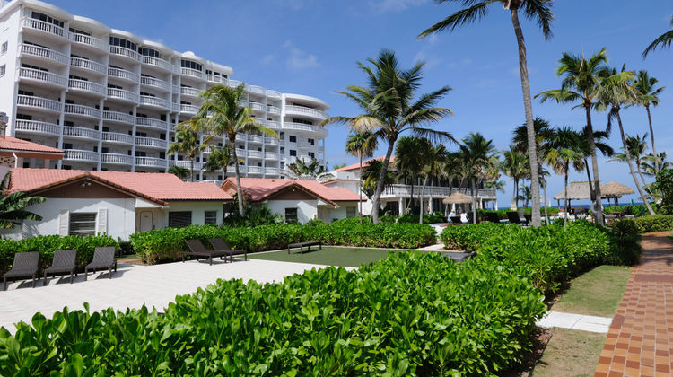 Beachcomber Resort & Villas Exterior