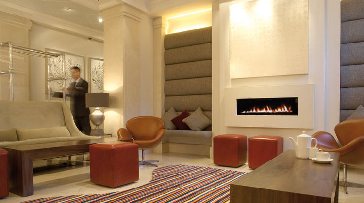 London Bridge Hotel Lobby