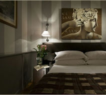 Duca d'Alba Hotel Room