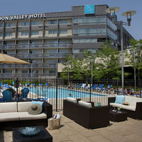 Toronto Don Valley Hotel & Suites