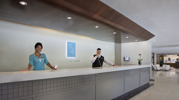 Toronto Don Valley Hotel & Suites Lobby