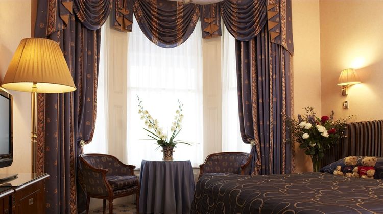 London Lodge Hotel Room