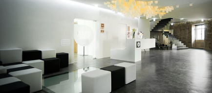 Design & Wine Hotel Lobby