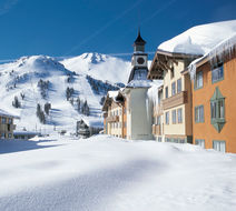 Mammoth Mountain Inn Exterior