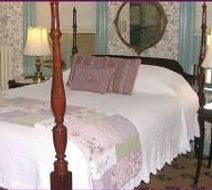 Queen Anne's Revenge Inn & Suites Room