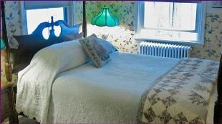 <b>Queen Anne's Revenge Inn & Suites Room</b>. Images powered by <a href="https://www.leonardoworldwide.com/" title="Leonardo Worldwide" target="_blank">Leonardo</a>.