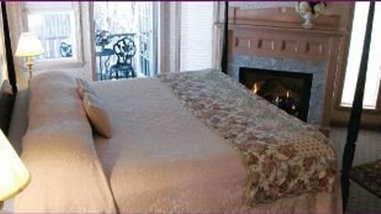 <b>Queen Anne's Revenge Inn & Suites Room</b>. Images powered by <a href="https://www.leonardoworldwide.com/" title="Leonardo Worldwide" target="_blank">Leonardo</a>.