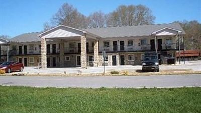 Econo Lodge Inn & Suites