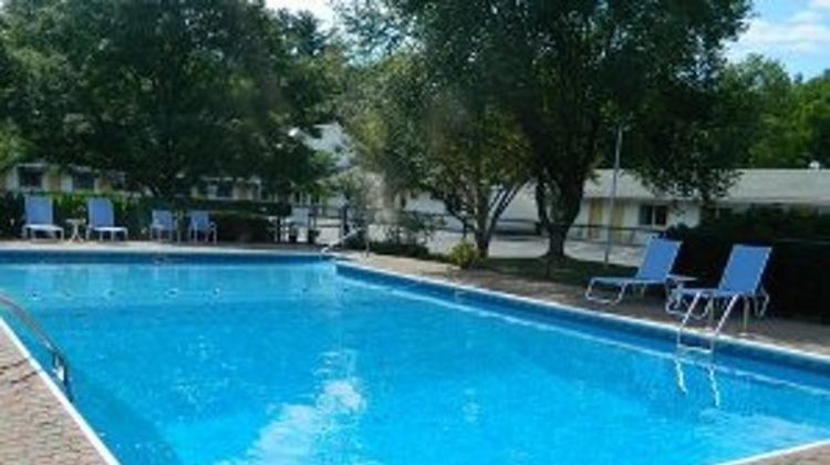 Towne Motel Pool