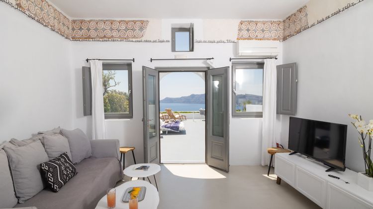 Ikies Santorini Room