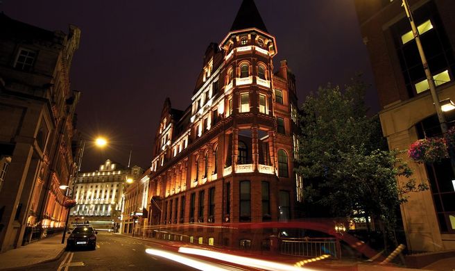 Quebecs The Leeds Town House Exterior