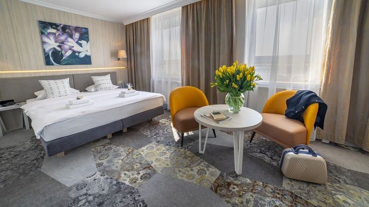 Victoria Hotel Room