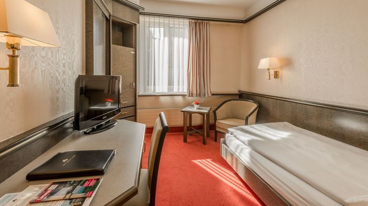 Hotel Monopol Lucerne Room
