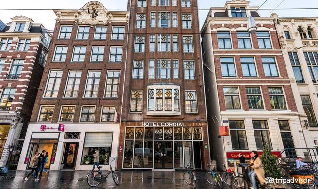Hotel Cordial Exterior