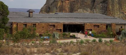 Isalo Rock Lodge Exterior