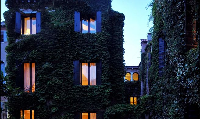Hotel Flora Exterior