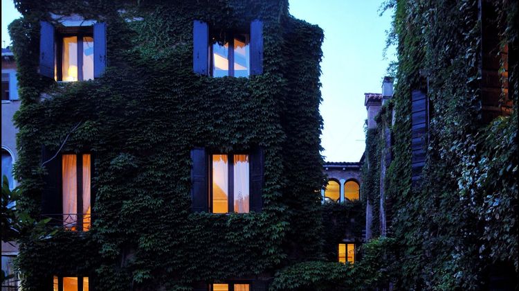 Hotel Flora Exterior