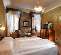 Hotel Flora Room