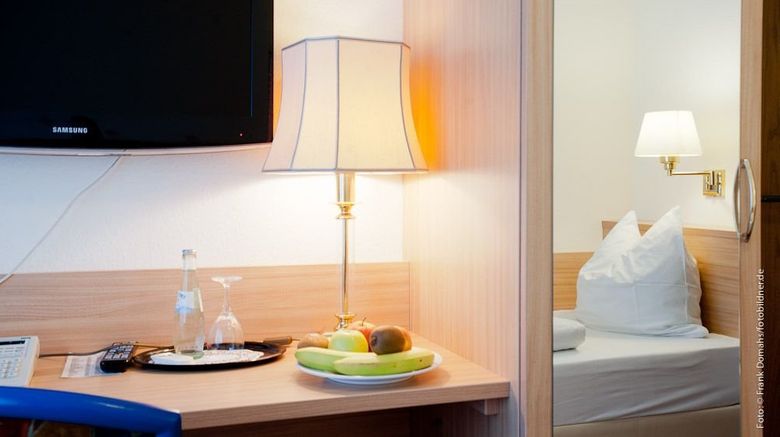 <b>Hotel Bellevue Duesseldorf Room</b>. Images powered by <a href="https://www.leonardoworldwide.com/" title="Leonardo Worldwide" target="_blank">Leonardo</a>.