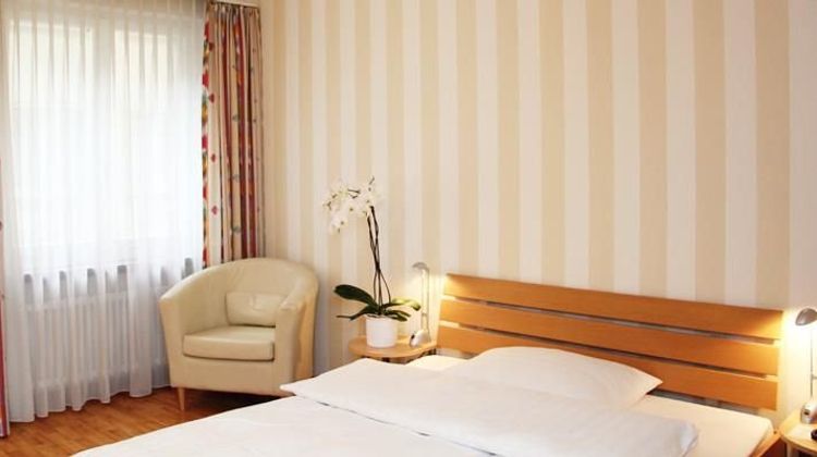 Roter Turm/Tour Rouge Hotel Room