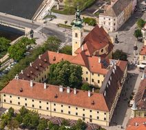 Hotel Klastrom Exterior