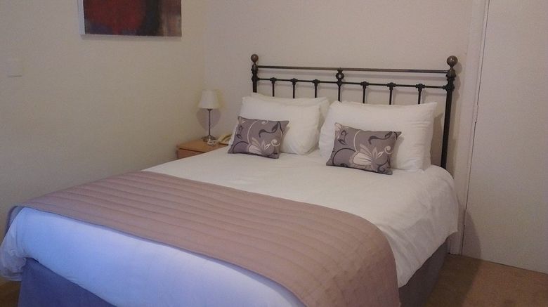 <b>The Rugby Hotel Room</b>. Images powered by <a href="https://www.leonardoworldwide.com/" title="Leonardo Worldwide" target="_blank">Leonardo</a>.