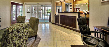 Magnolia Inn & Suites Lobby