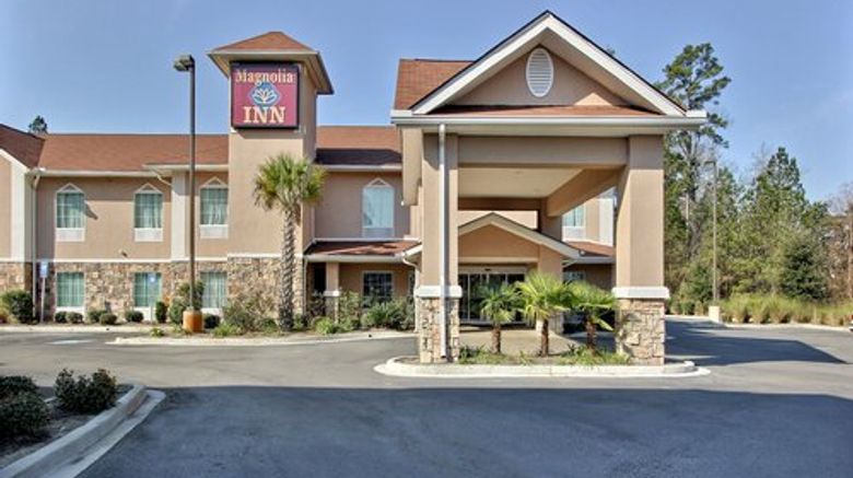 <b>Magnolia Inn & Suites Exterior</b>. Images powered by <a href="https://www.leonardoworldwide.com/" title="Leonardo Worldwide" target="_blank">Leonardo</a>.