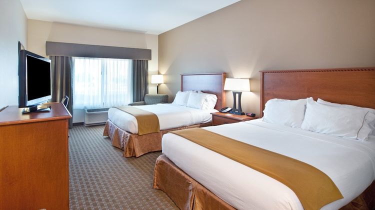 Holiday Inn Express & Suites Room
