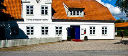 Tylstrup Kro Hotel Exterior