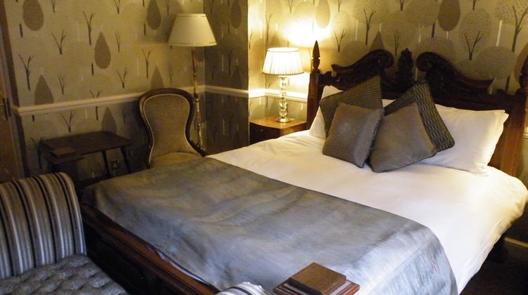 Saracens Head Hotel Room