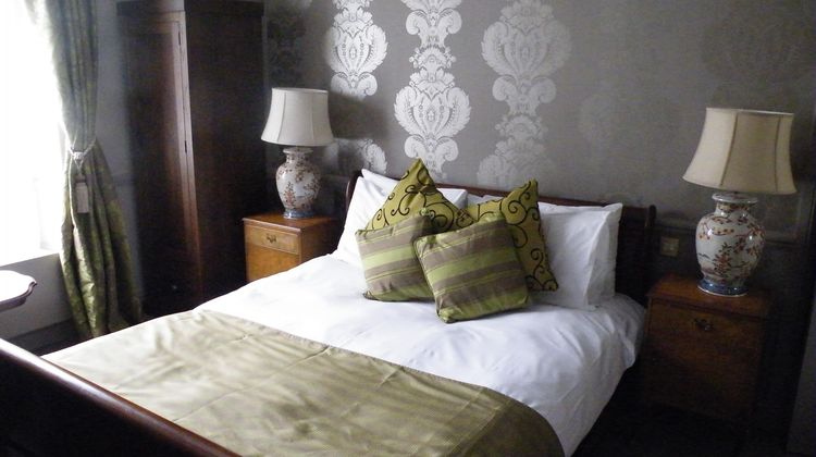 Saracens Head Hotel Room
