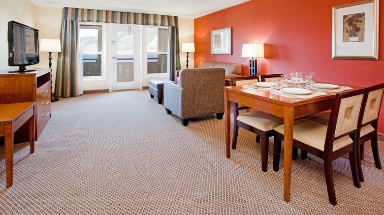 <b>Holiday Inn & Suites Osoyoos Suite</b>. Images powered by <a href="https://www.leonardoworldwide.com/" title="Leonardo Worldwide" target="_blank">Leonardo</a>.