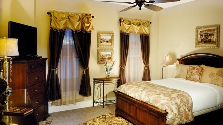 <b>The Branson Hotel Room</b>. Images powered by <a href="https://www.leonardoworldwide.com/" title="Leonardo Worldwide" target="_blank">Leonardo</a>.