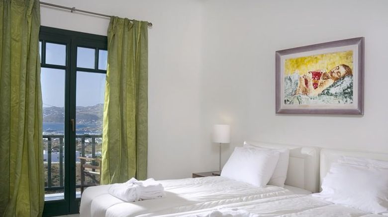 <b>Tharroe of Mykonos Room</b>. Images powered by <a href="https://www.leonardoworldwide.com/" title="Leonardo Worldwide" target="_blank">Leonardo</a>.