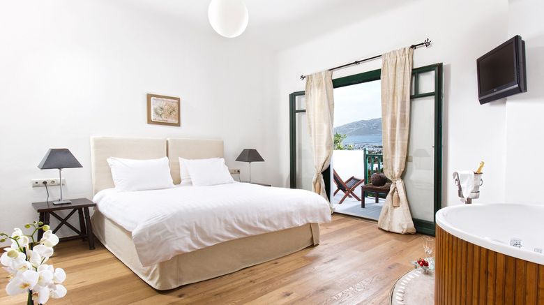 <b>Tharroe of Mykonos Room</b>. Images powered by <a href="https://www.leonardoworldwide.com/" title="Leonardo Worldwide" target="_blank">Leonardo</a>.
