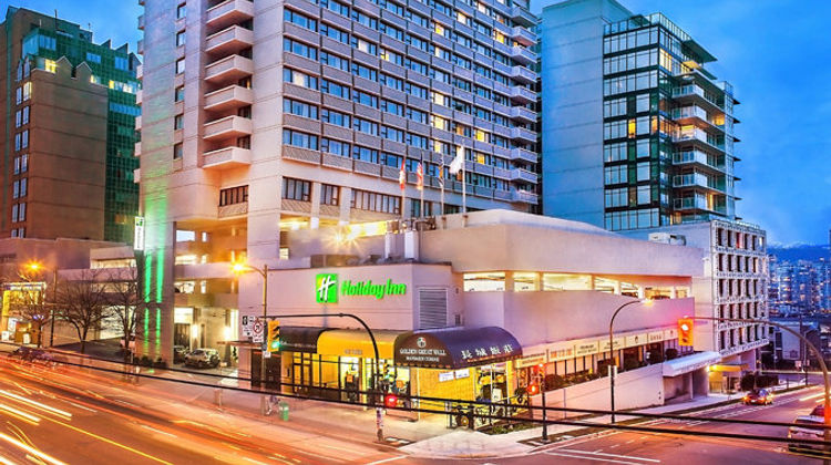 Holiday Inn Vancouver Centre Exterior