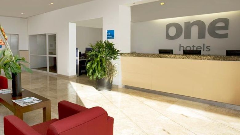 <b>One San Luis Potosi Glorieta Juarez Lobby</b>. Images powered by <a href="https://www.leonardoworldwide.com/" title="Leonardo Worldwide" target="_blank">Leonardo</a>.