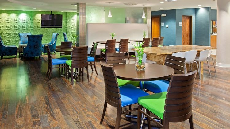 Holiday Inn Express Fishers Lobby