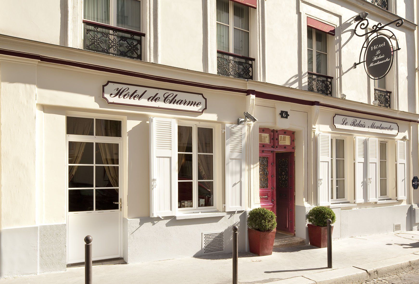 Hotel Le Relais Montmartre First Class Paris France Hotels GDS