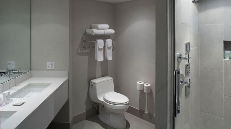 <b>Inn on Woodlake Room</b>. Images powered by <a href="https://www.leonardoworldwide.com/" title="Leonardo Worldwide" target="_blank">Leonardo</a>.