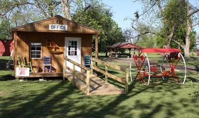 Turn on Inn Resort at Pecan Grove RV Park Exterior