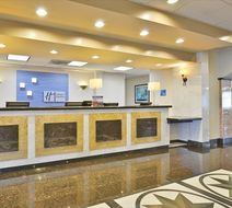 Holiday Inn Express & Sts Tacoma South Lobby