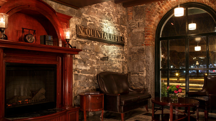 Auberge du Vieux-Port Lobby