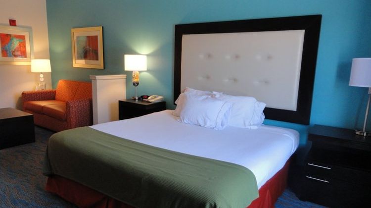 Holiday Inn Express Suite