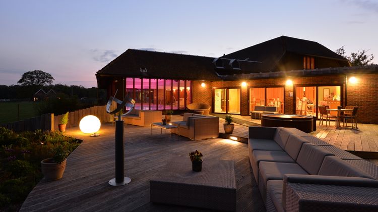 New Park Manor Hotel Exterior